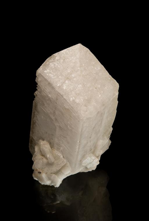 MICROCLINE (Baveno twin)